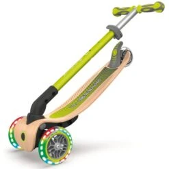 GLOBBER Primo Foldable Lights Mit Holzdeck, Scooter 11 GLOBBER Primo Foldable Lights Mit Holzdeck, Scooter -Spielzeugwelt Verkauf GLOBBER Primo Foldable Lights mit Holzdeck Scooter@@1700186 3