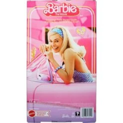 Mattel Barbie The Movie - Margot Robbie Als Barbie: Puppe Mit Blau-kariertem Outfit -Spielzeugwelt Verkauf Mattel Barbie The Movie Margot Robbie als Barbie Puppe mit blau kariertem Outfit@@1918876 3
